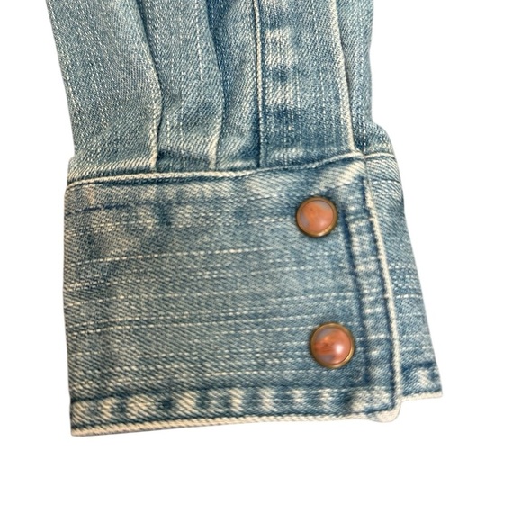 RARE FIND! Vintage Wrangler Button Snap Denim Shirt for Women 
Size Small - Picture 4 of 5